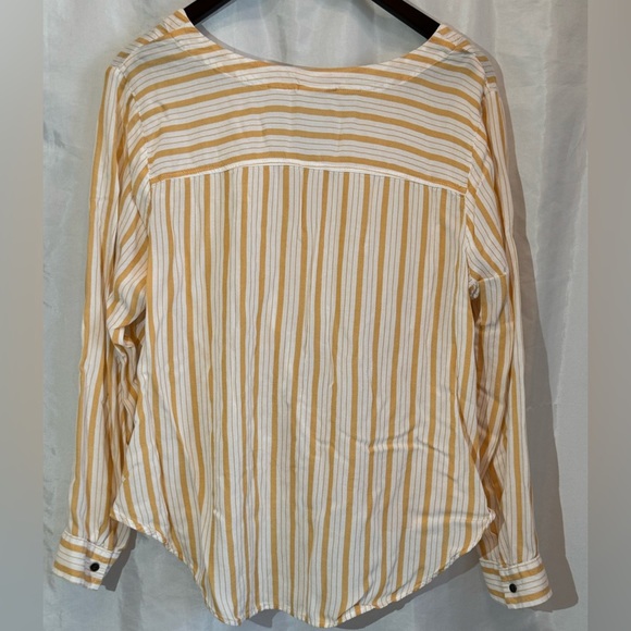 a.n.a A New Approach Women’s XL Mustard & White Striped Twist Front Blouse Rayon - Picture 7 of 7